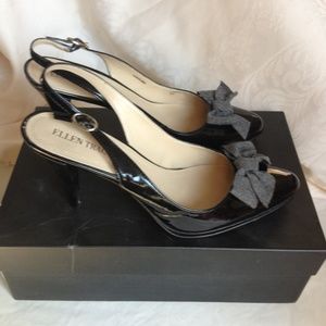 Ellen Tracy Heels Black Patent Leather w/ Grey Bow
